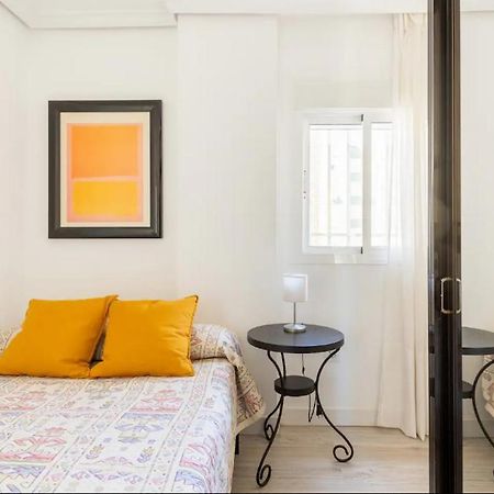 Apartamento Amplio Con 4 Habitaciones Y 2 Banos - Great Apartment With 4 Rooms - 2 Baths Sevilla Exteriör bild