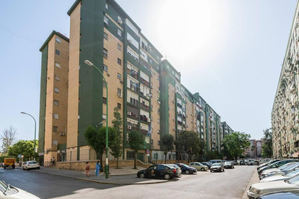 Apartamento Amplio Con 4 Habitaciones Y 2 Banos - Great Apartment With 4 Rooms - 2 Baths Sevilla Exteriör bild