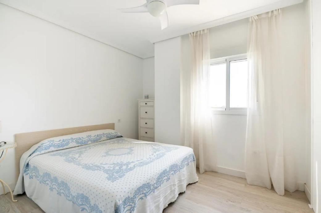 Apartamento Amplio Con 4 Habitaciones Y 2 Banos - Great Apartment With 4 Rooms - 2 Baths Sevilla Exteriör bild