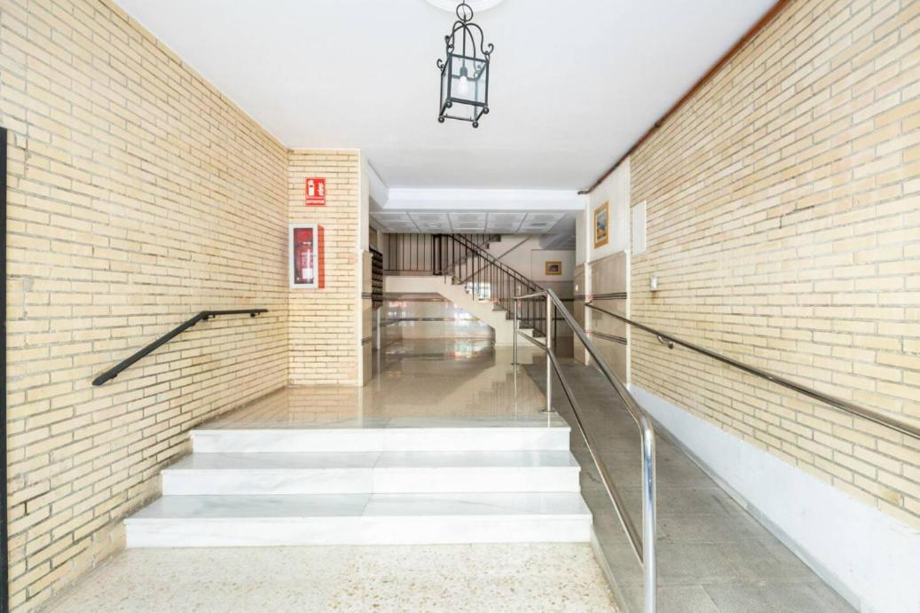 Apartamento Amplio Con 4 Habitaciones Y 2 Banos - Great Apartment With 4 Rooms - 2 Baths Sevilla Exteriör bild