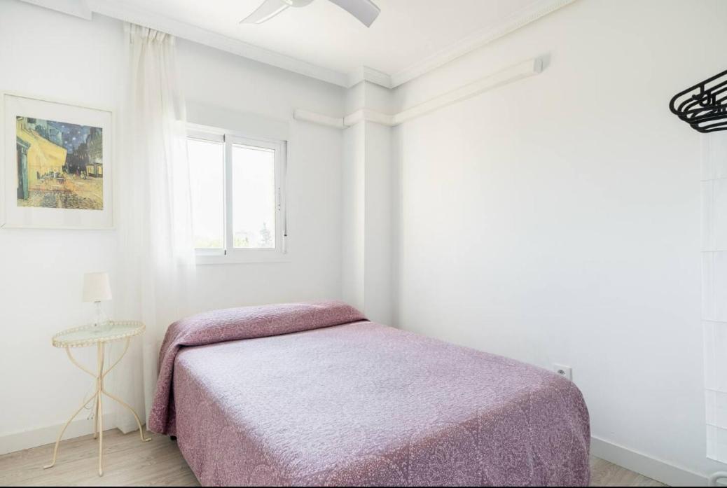 Apartamento Amplio Con 4 Habitaciones Y 2 Banos - Great Apartment With 4 Rooms - 2 Baths Sevilla Exteriör bild