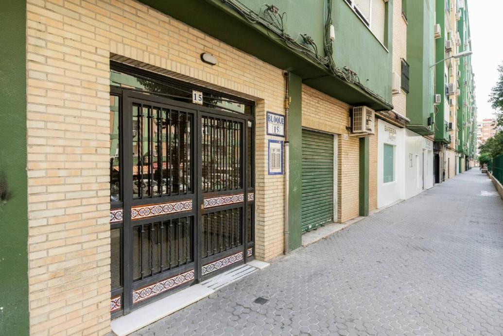 Apartamento Amplio Con 4 Habitaciones Y 2 Banos - Great Apartment With 4 Rooms - 2 Baths Sevilla Exteriör bild