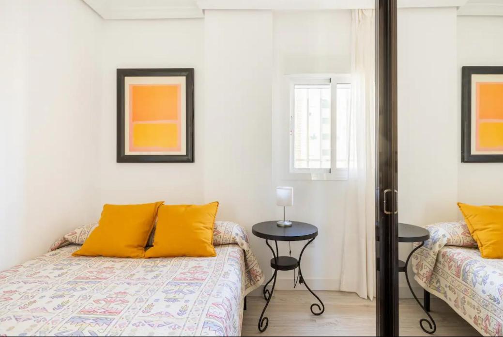 Apartamento Amplio Con 4 Habitaciones Y 2 Banos - Great Apartment With 4 Rooms - 2 Baths Sevilla Exteriör bild