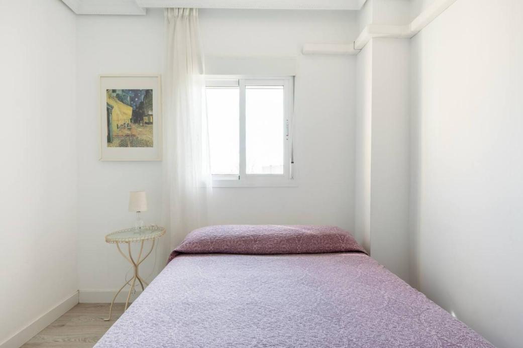 Apartamento Amplio Con 4 Habitaciones Y 2 Banos - Great Apartment With 4 Rooms - 2 Baths Sevilla Exteriör bild