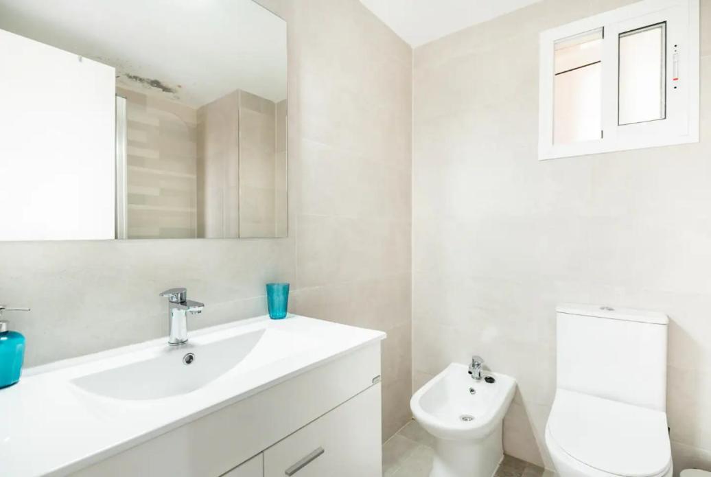 Apartamento Amplio Con 4 Habitaciones Y 2 Banos - Great Apartment With 4 Rooms - 2 Baths Sevilla Exteriör bild