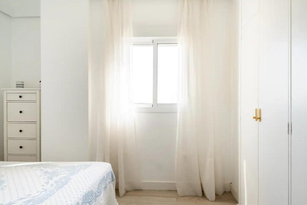 Apartamento Amplio Con 4 Habitaciones Y 2 Banos - Great Apartment With 4 Rooms - 2 Baths Sevilla Exteriör bild