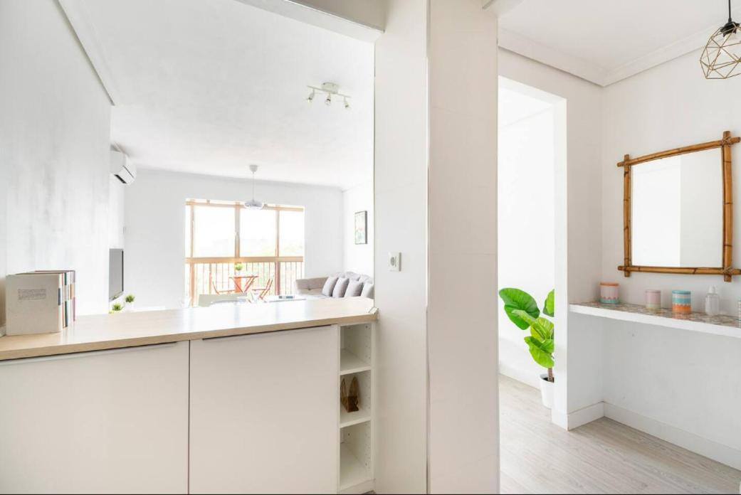 Apartamento Amplio Con 4 Habitaciones Y 2 Banos - Great Apartment With 4 Rooms - 2 Baths Sevilla Exteriör bild