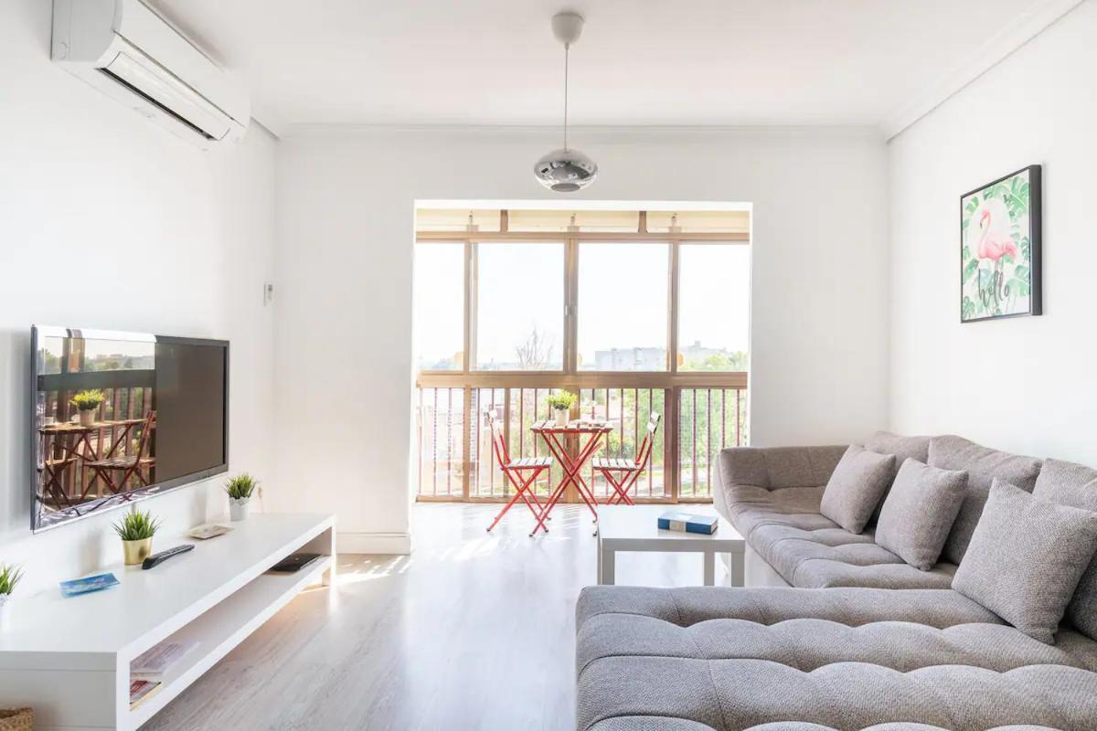 Apartamento Amplio Con 4 Habitaciones Y 2 Banos - Great Apartment With 4 Rooms - 2 Baths Sevilla Exteriör bild